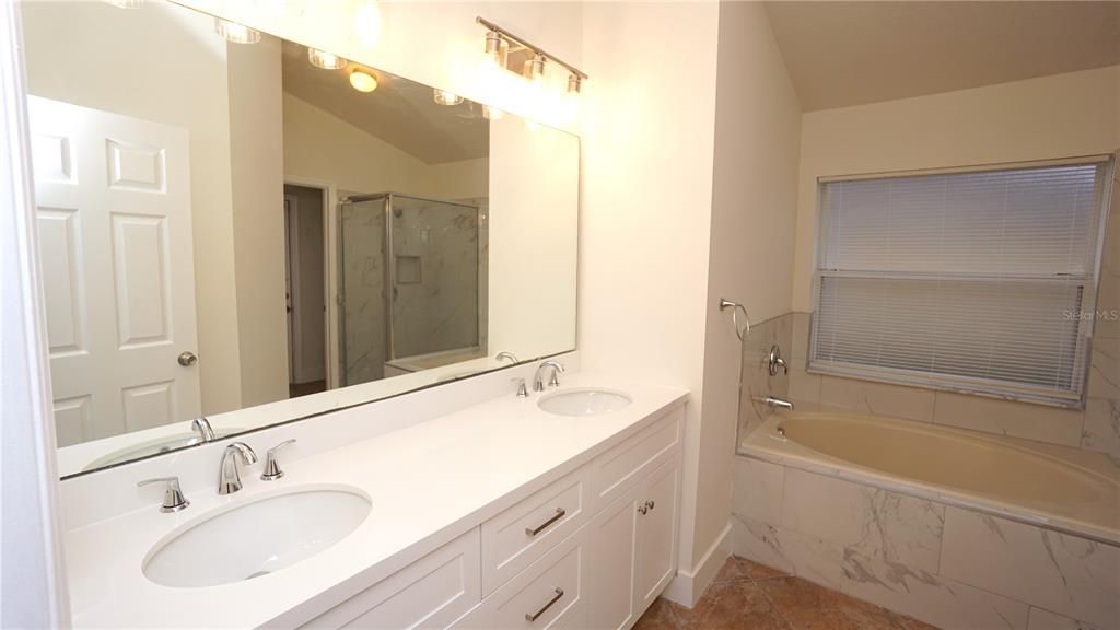 For Rent: $2,650 (4 beds, 2 baths, 1654 Square Feet)