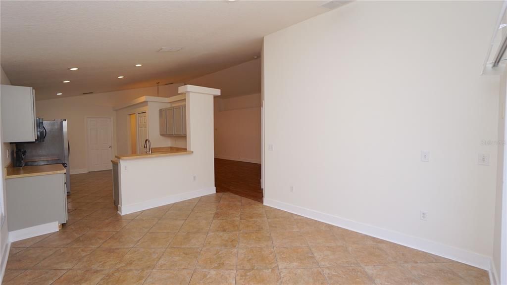 For Rent: $2,650 (4 beds, 2 baths, 1654 Square Feet)