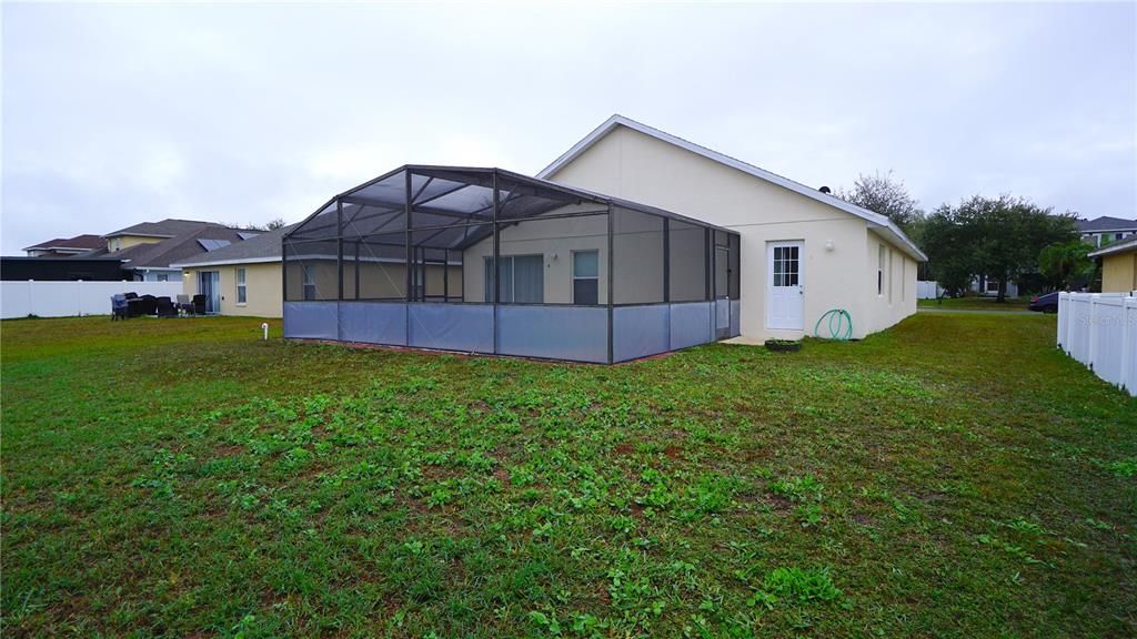 For Rent: $2,650 (4 beds, 2 baths, 1654 Square Feet)