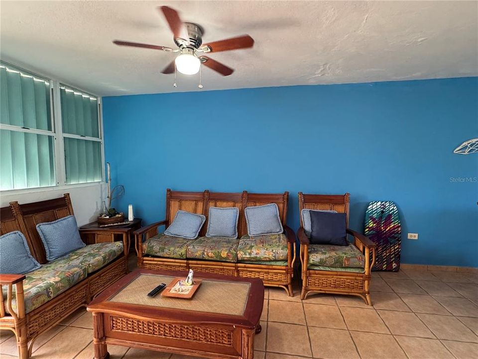 For Rent: $1,850 (3 beds, 2 baths, 1200 Square Feet)