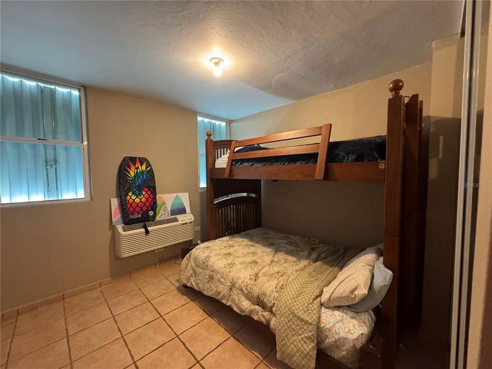 For Rent: $1,850 (3 beds, 2 baths, 1200 Square Feet)