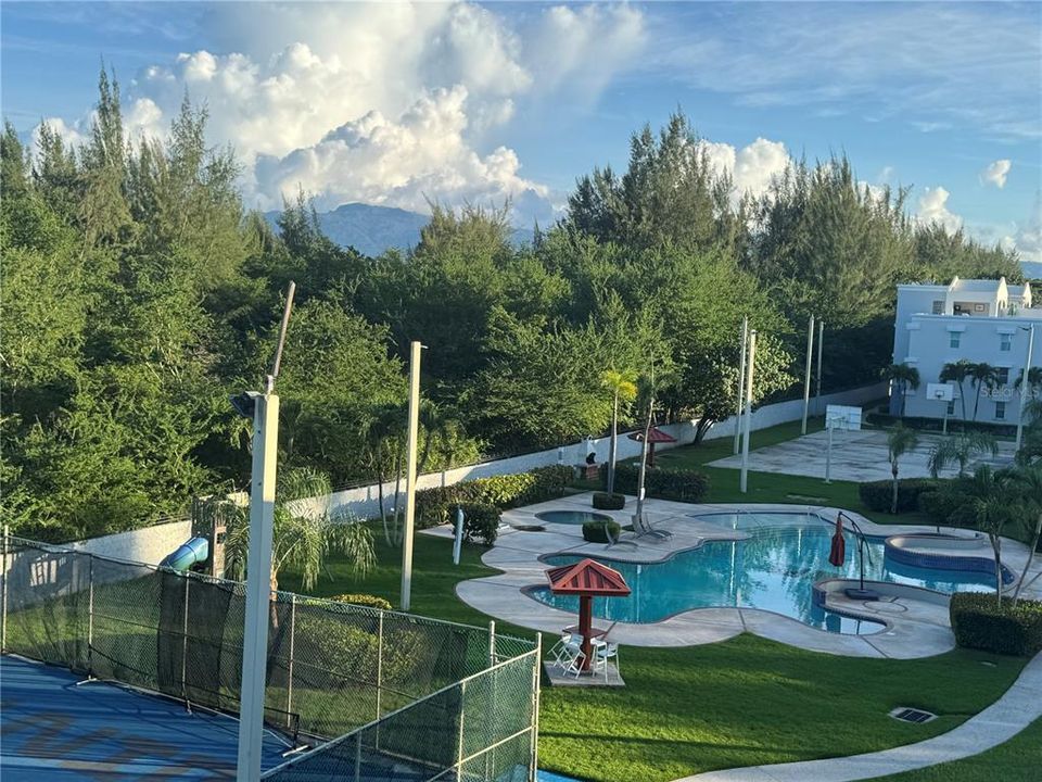 For Rent: $1,850 (3 beds, 2 baths, 1200 Square Feet)