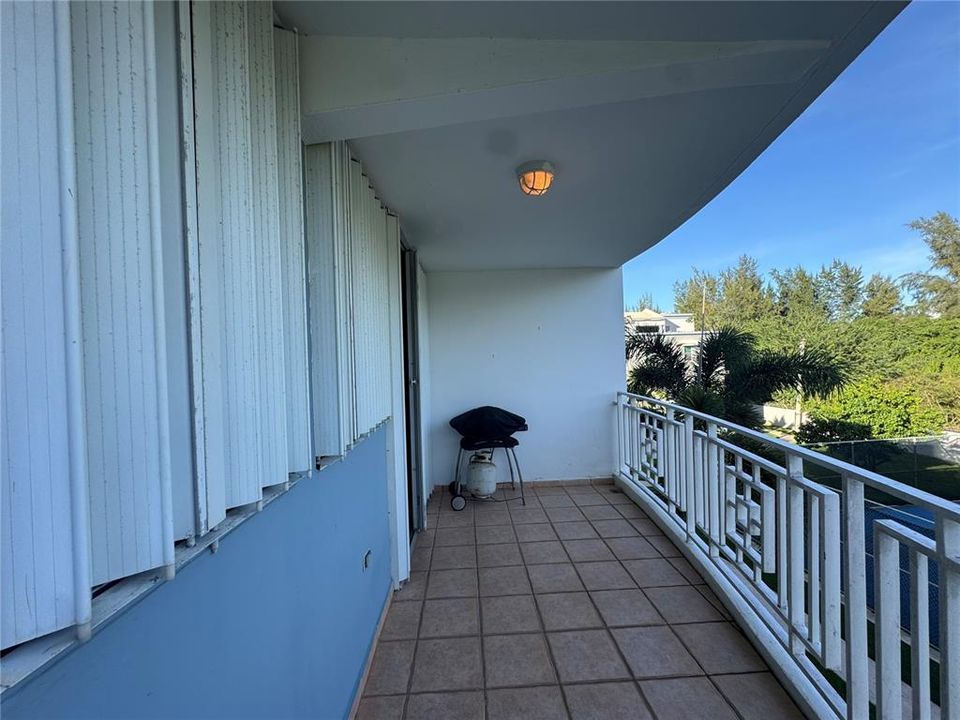 For Rent: $1,850 (3 beds, 2 baths, 1200 Square Feet)