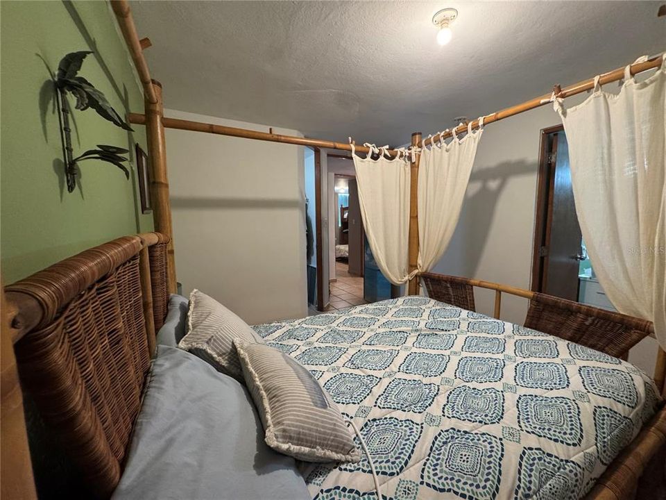 For Rent: $1,850 (3 beds, 2 baths, 1200 Square Feet)