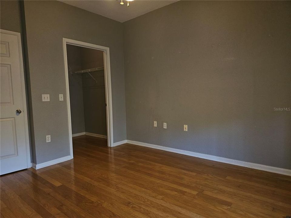 For Sale: $165,000 (1 beds, 1 baths, 660 Square Feet)