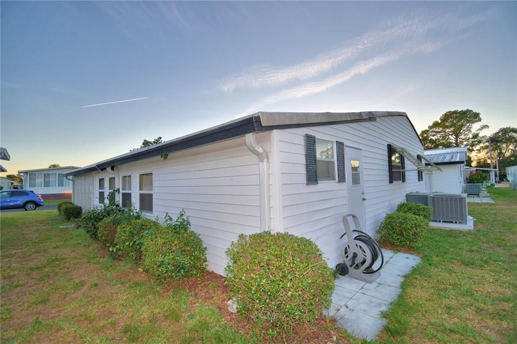 待售: $118,000 (2 贝兹, 2 浴室, 1016 平方英尺)