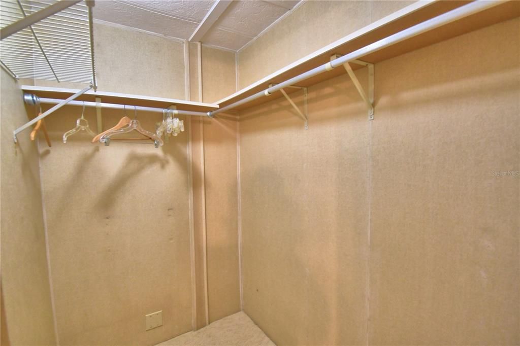 待售: $118,000 (2 贝兹, 2 浴室, 1016 平方英尺)