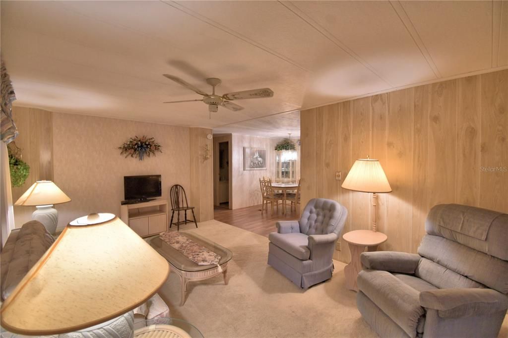 待售: $118,000 (2 贝兹, 2 浴室, 1016 平方英尺)