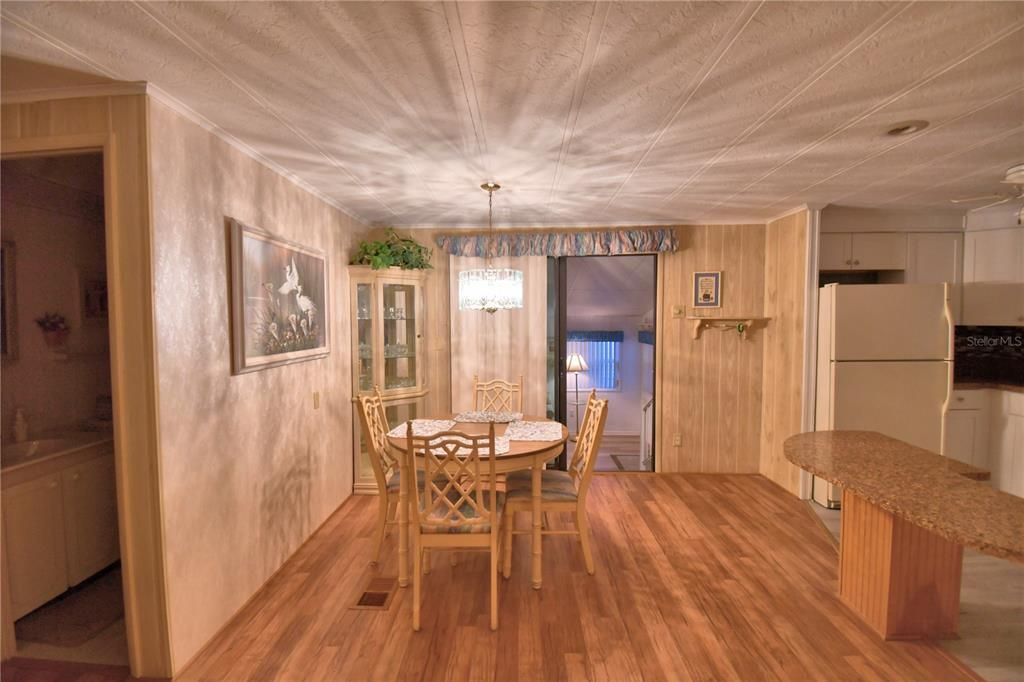 待售: $118,000 (2 贝兹, 2 浴室, 1016 平方英尺)