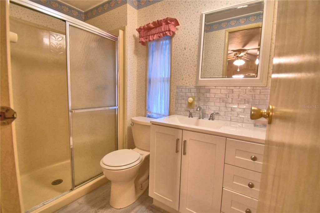 待售: $118,000 (2 贝兹, 2 浴室, 1016 平方英尺)