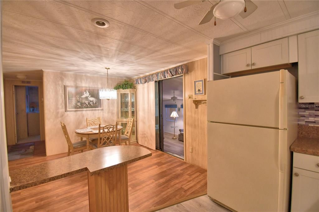 待售: $118,000 (2 贝兹, 2 浴室, 1016 平方英尺)