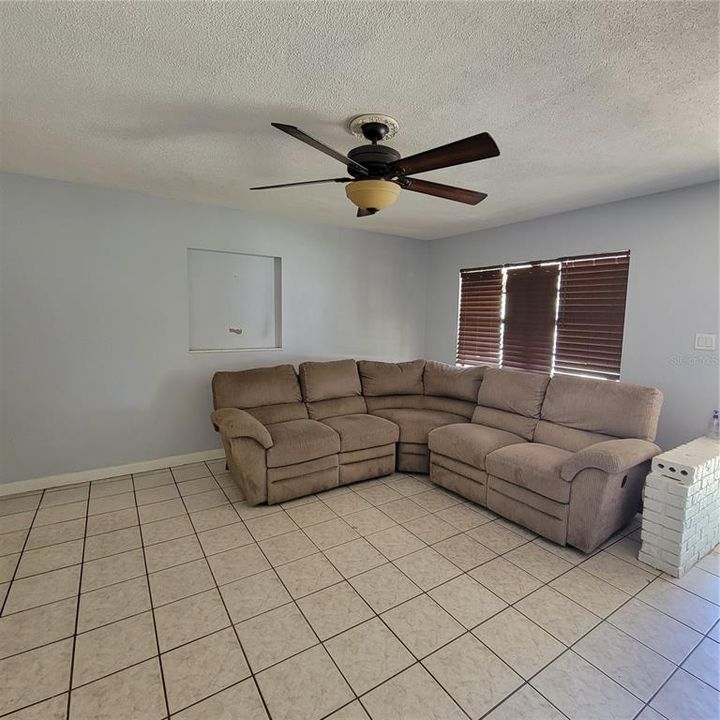 For Rent: $2,000 (3 beds, 2 baths, 1540 Square Feet)