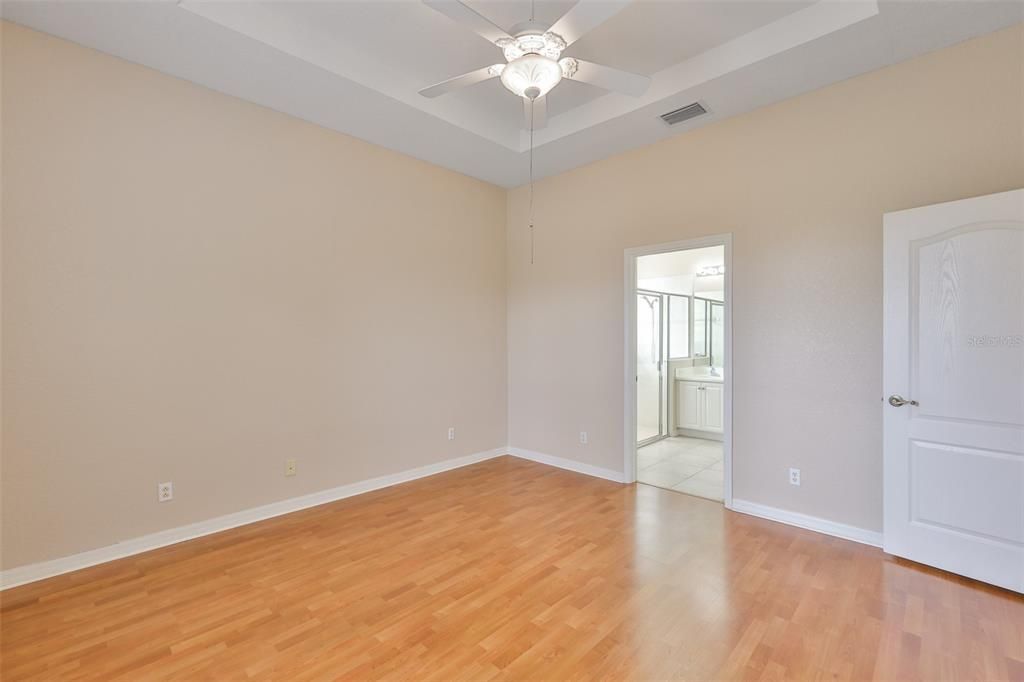 На продажу: $318,000 (2 спален, 2 ванн, 1380 Квадратных фут)