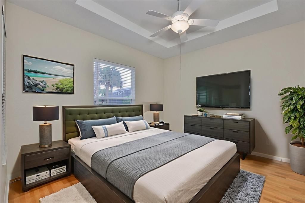 На продажу: $318,000 (2 спален, 2 ванн, 1380 Квадратных фут)