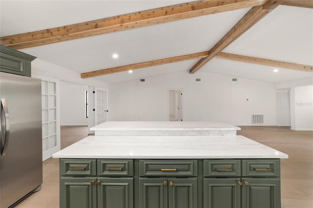 На продажу: $949,000 (4 спален, 3 ванн, 3300 Квадратных фут)