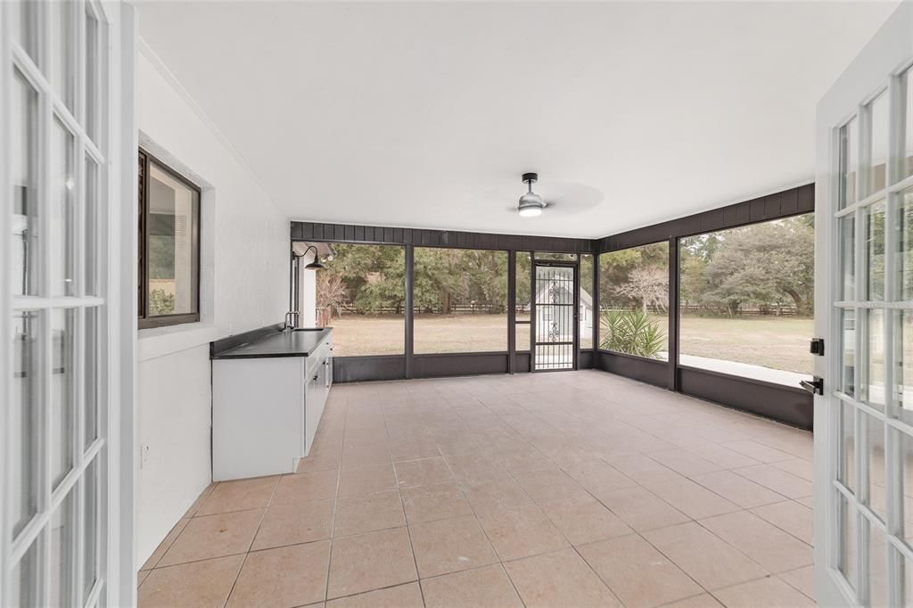 На продажу: $949,000 (4 спален, 3 ванн, 3300 Квадратных фут)