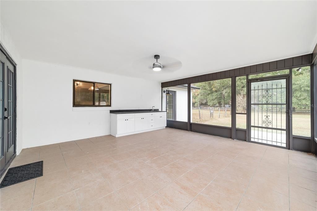 На продажу: $949,000 (4 спален, 3 ванн, 3300 Квадратных фут)