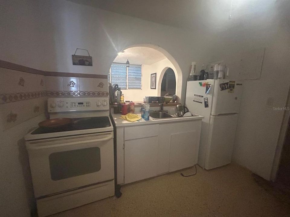 На продажу: $240,000 (4 спален, 2 ванн, 1200 Квадратных фут)