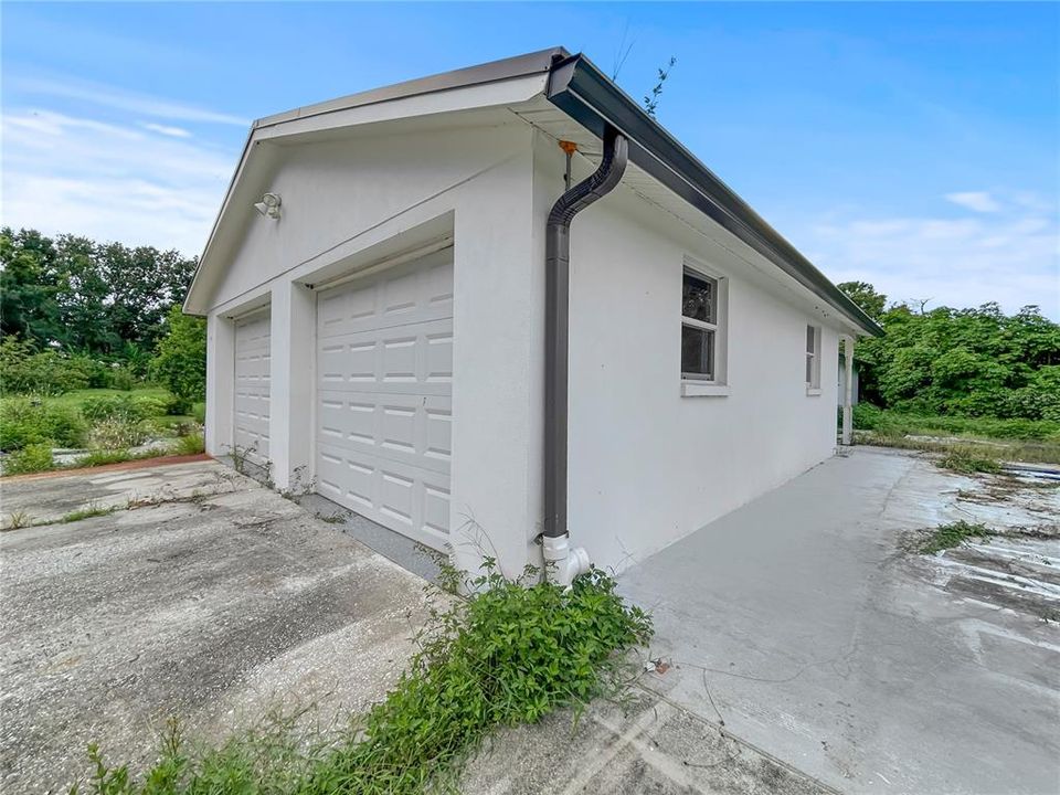 For Sale: $475,000 (3 beds, 2 baths, 1300 Square Feet)