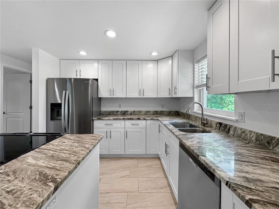 For Sale: $475,000 (3 beds, 2 baths, 1300 Square Feet)