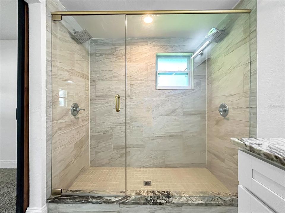 For Sale: $475,000 (3 beds, 2 baths, 1300 Square Feet)