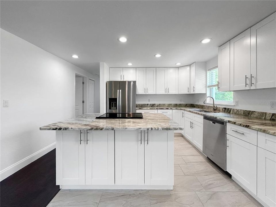 For Sale: $475,000 (3 beds, 2 baths, 1300 Square Feet)