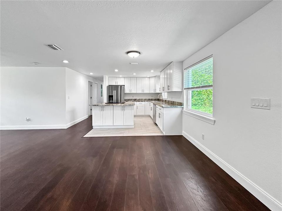 For Sale: $475,000 (3 beds, 2 baths, 1300 Square Feet)