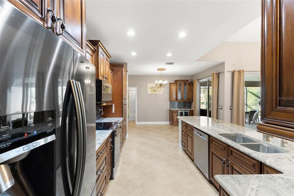 На продажу: $669,000 (4 спален, 3 ванн, 2281 Квадратных фут)