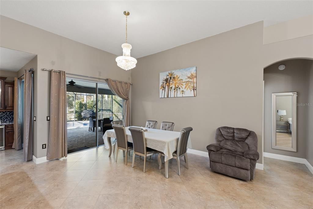 На продажу: $669,000 (4 спален, 3 ванн, 2281 Квадратных фут)