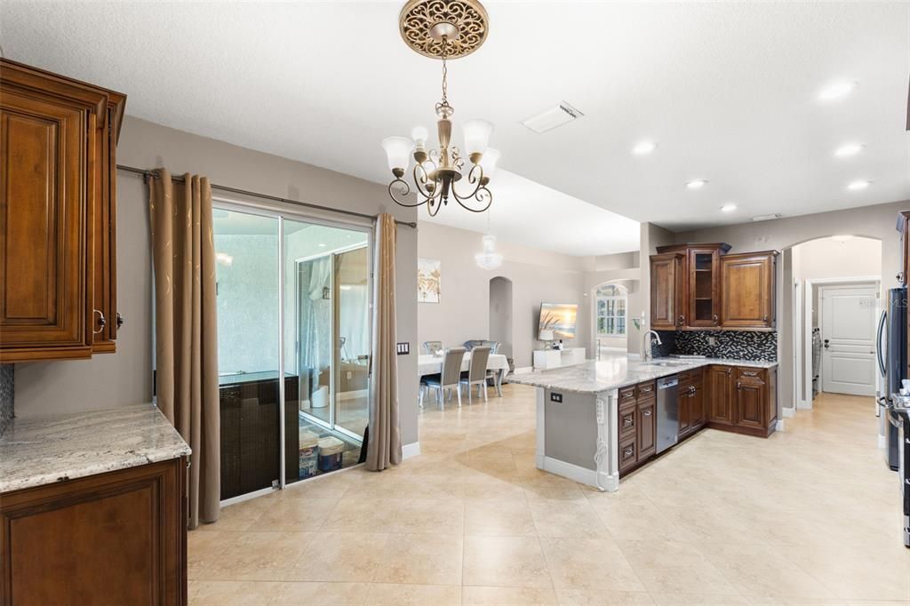 На продажу: $669,000 (4 спален, 3 ванн, 2281 Квадратных фут)