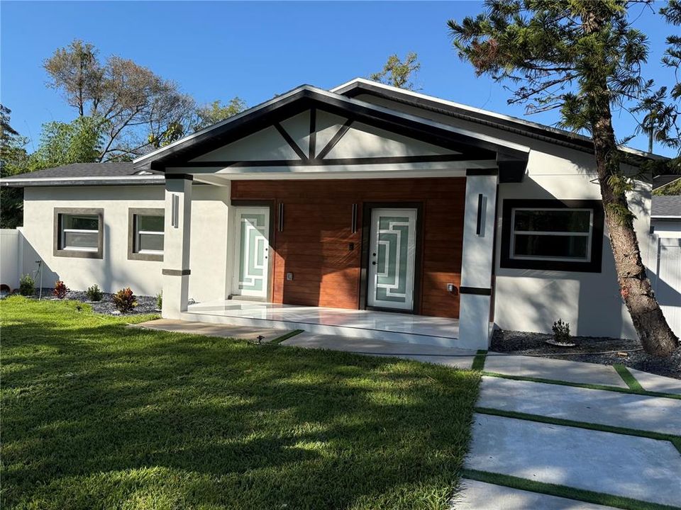 En Venta: $810,000 (4 camas, 3 baños, 2670 Pies cuadrados)