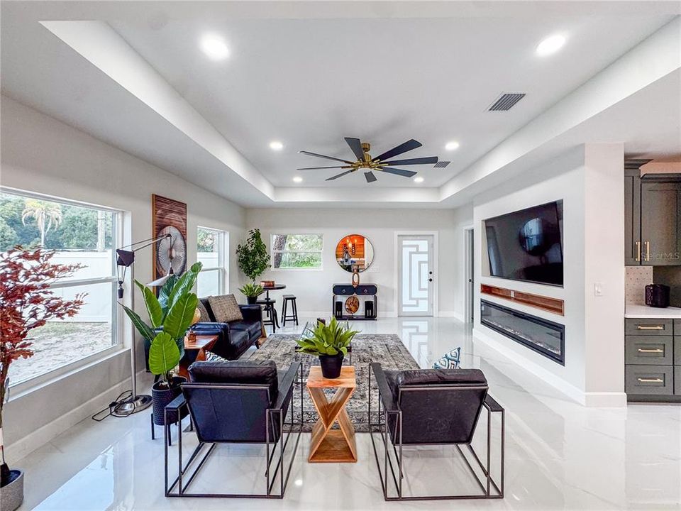 En Venta: $810,000 (4 camas, 3 baños, 2670 Pies cuadrados)