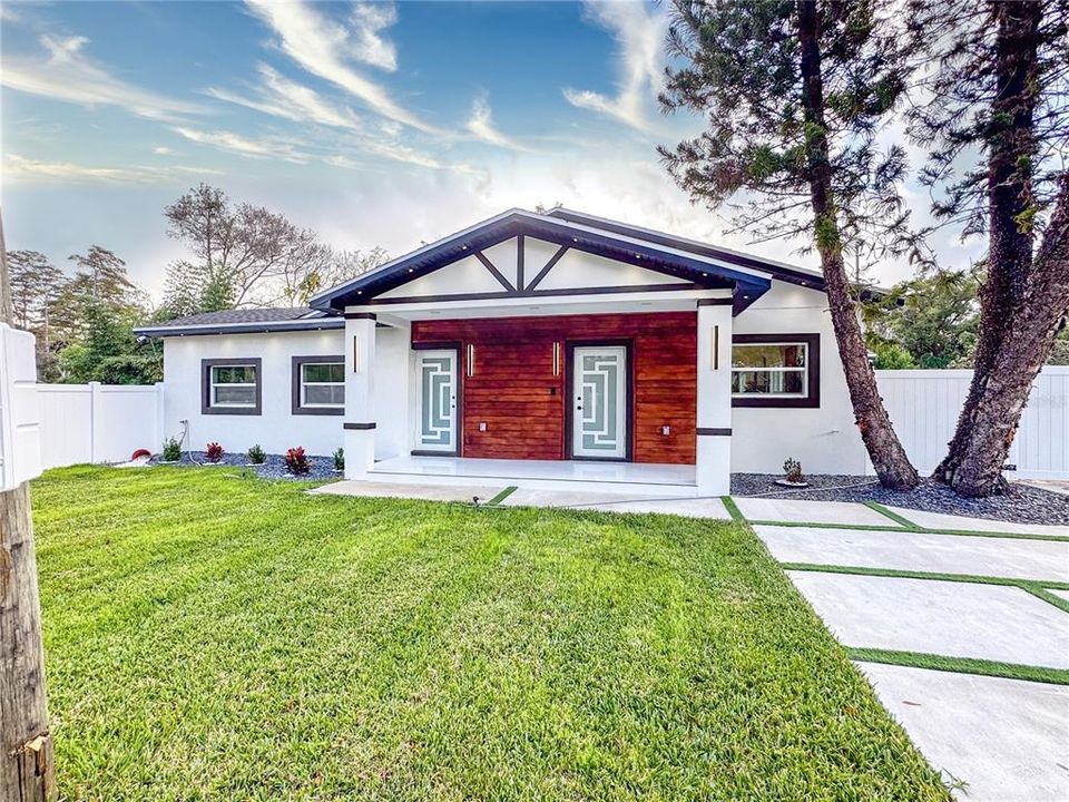 En Venta: $810,000 (4 camas, 3 baños, 2670 Pies cuadrados)