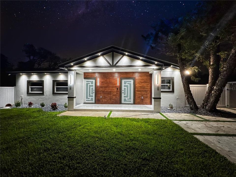 En Venta: $810,000 (4 camas, 3 baños, 2670 Pies cuadrados)