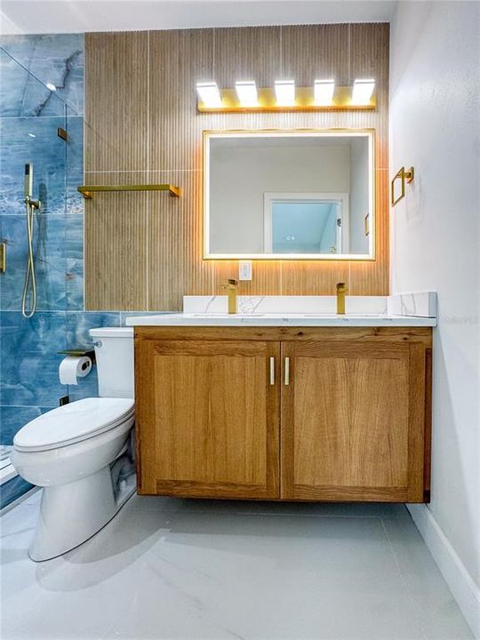 En Venta: $810,000 (4 camas, 3 baños, 2670 Pies cuadrados)