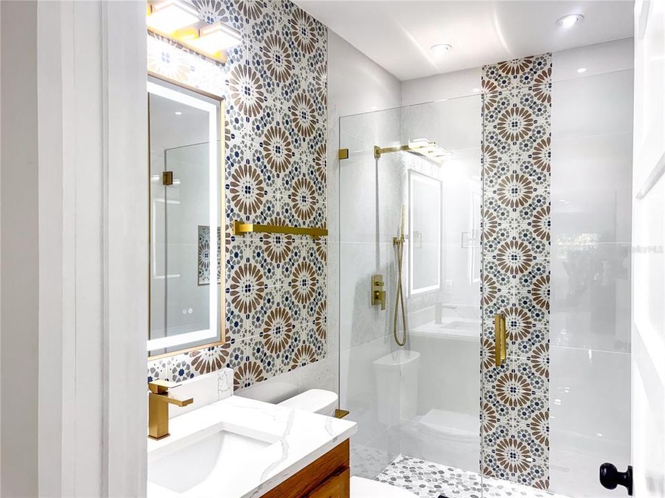 En Venta: $810,000 (4 camas, 3 baños, 2670 Pies cuadrados)