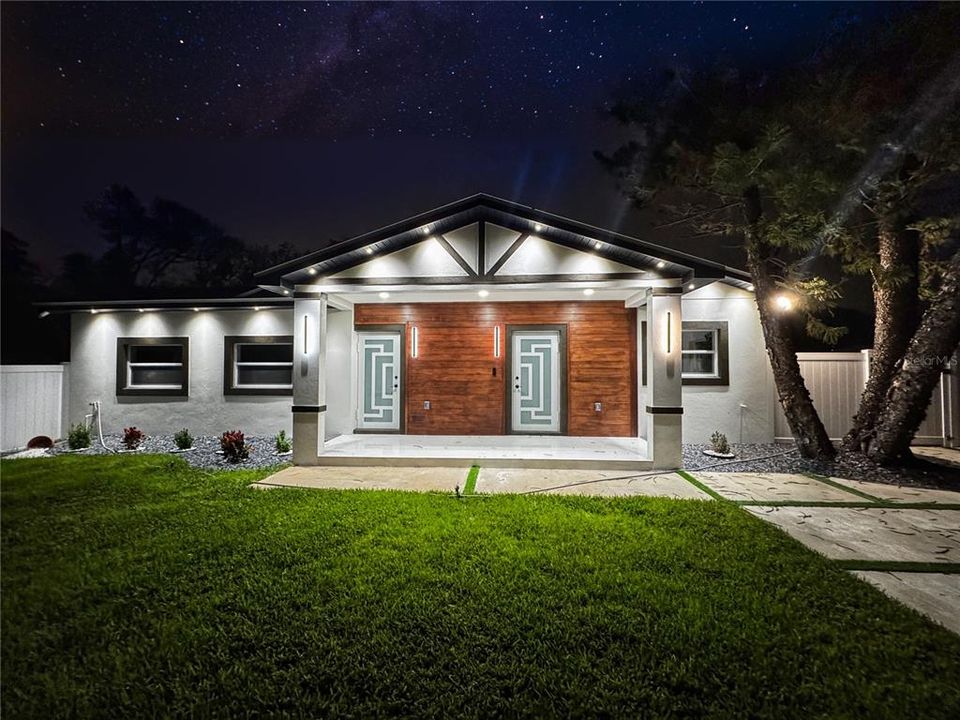 En Venta: $810,000 (4 camas, 3 baños, 2670 Pies cuadrados)