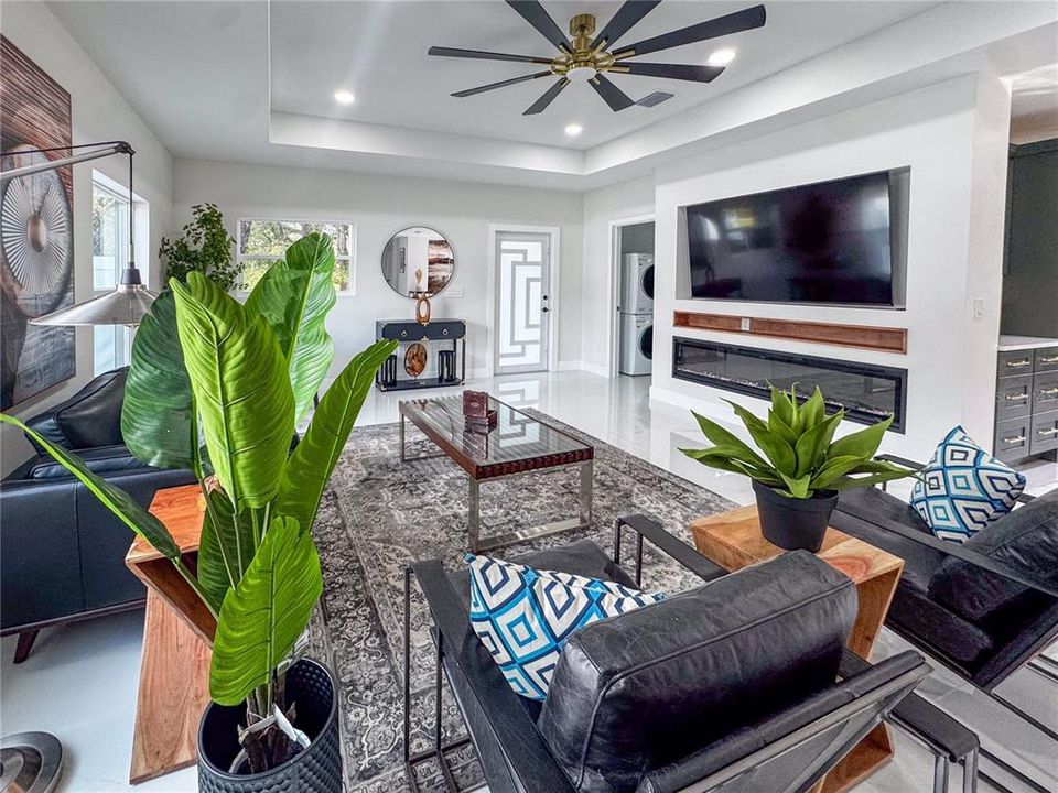 En Venta: $810,000 (4 camas, 3 baños, 2670 Pies cuadrados)