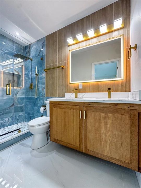 En Venta: $810,000 (4 camas, 3 baños, 2670 Pies cuadrados)