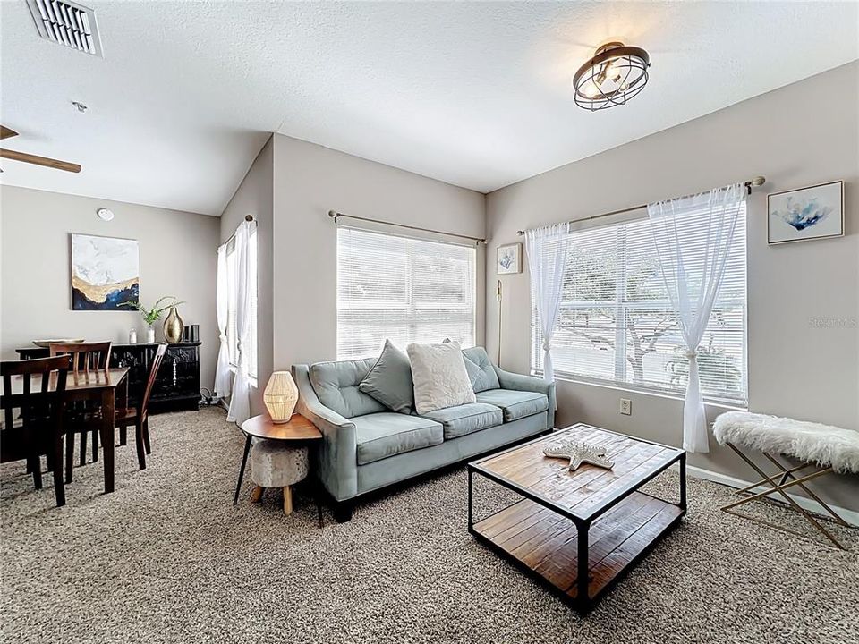 En Renta: $1,800 (2 camas, 2 baños, 925 Pies cuadrados)