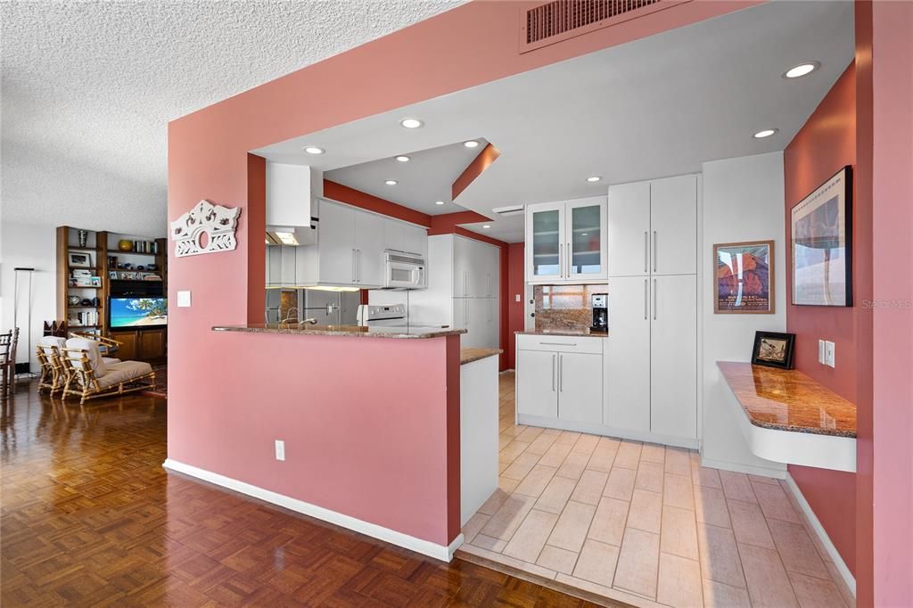 出租: $10,000 (2 贝兹, 2 浴室, 1458 平方英尺)