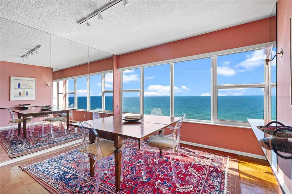 出租: $10,000 (2 贝兹, 2 浴室, 1458 平方英尺)