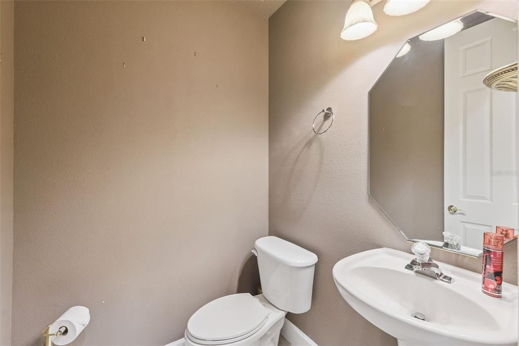 En Venta: $899,000 (4 camas, 3 baños, 3067 Pies cuadrados)