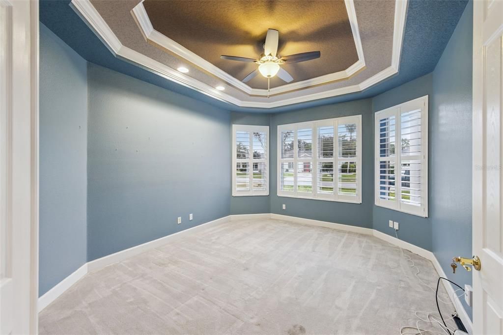 En Venta: $899,000 (4 camas, 3 baños, 3067 Pies cuadrados)