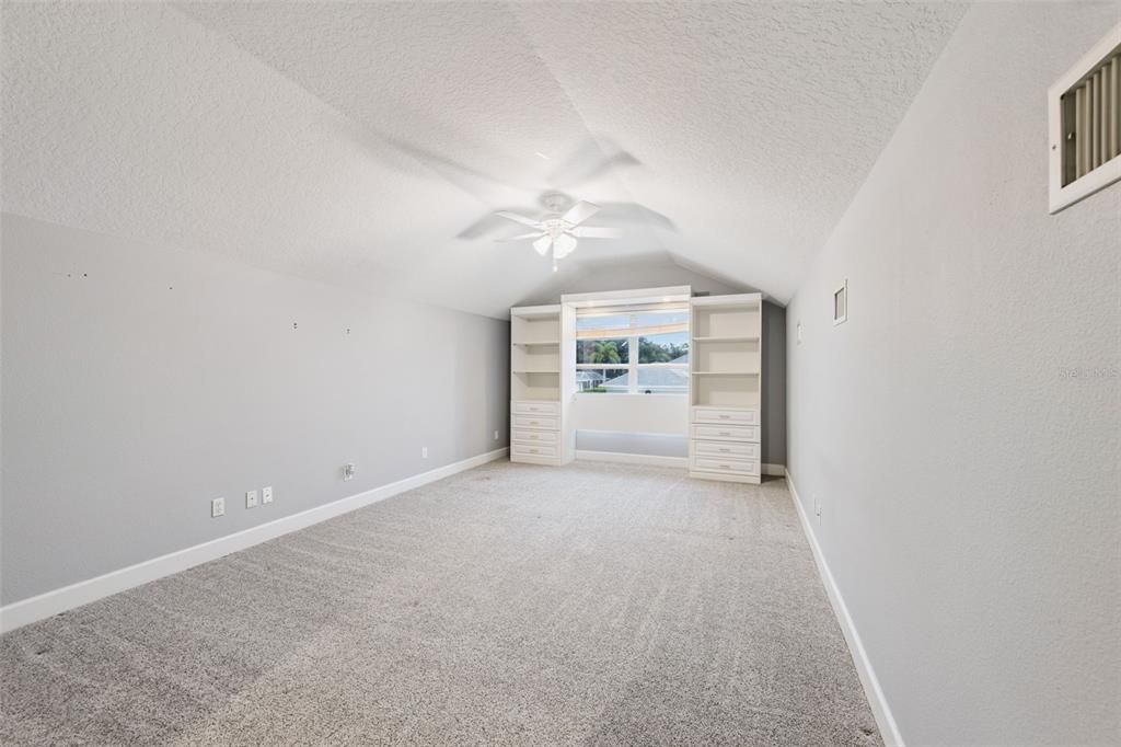 En Venta: $899,000 (4 camas, 3 baños, 3067 Pies cuadrados)