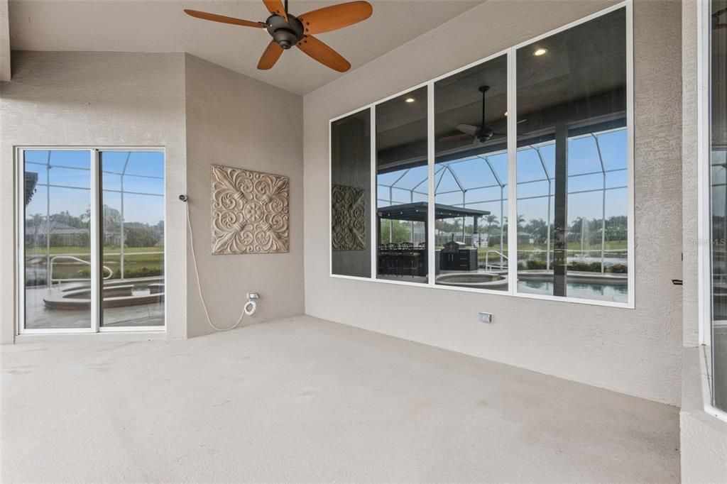 En Venta: $899,000 (4 camas, 3 baños, 3067 Pies cuadrados)