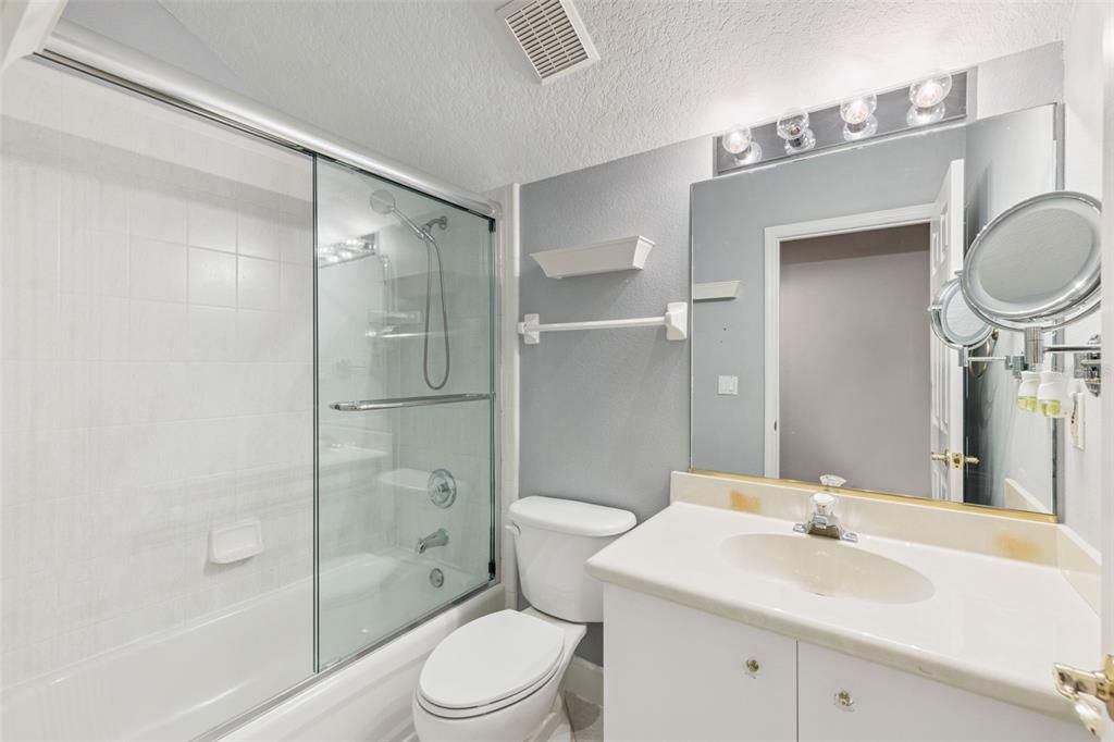 En Venta: $899,000 (4 camas, 3 baños, 3067 Pies cuadrados)