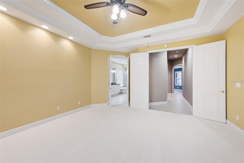 En Venta: $899,000 (4 camas, 3 baños, 3067 Pies cuadrados)