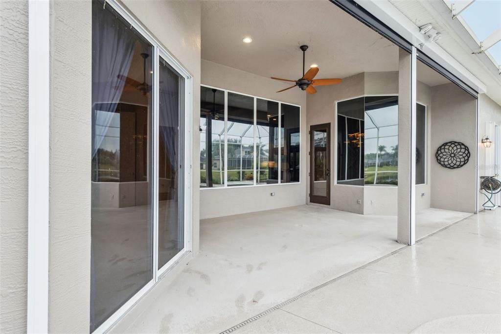 En Venta: $899,000 (4 camas, 3 baños, 3067 Pies cuadrados)