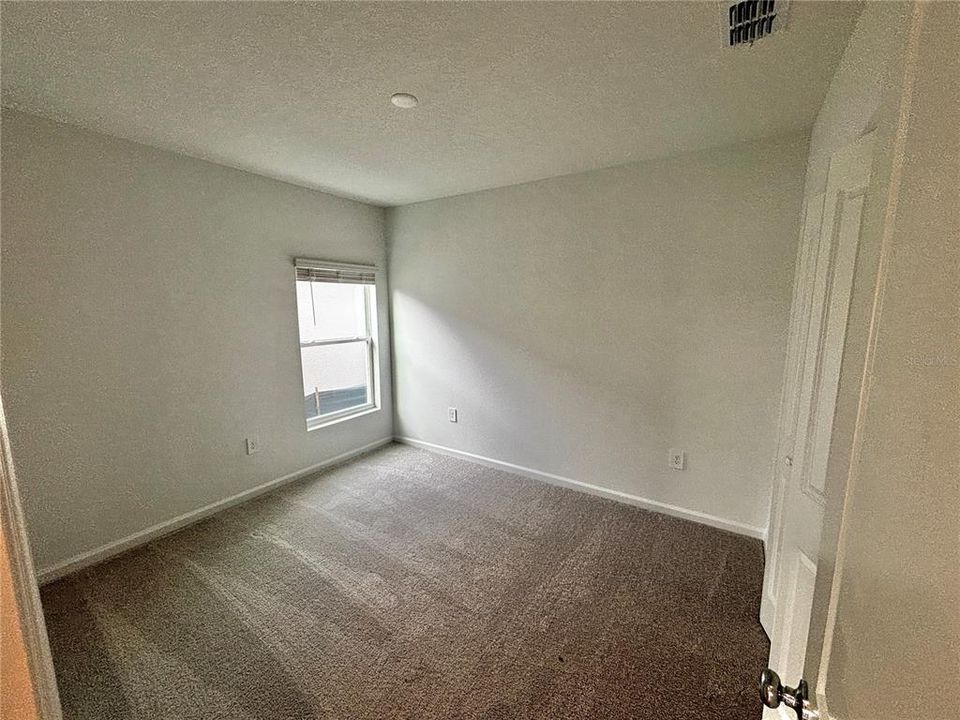 For Rent: $2,290 (3 beds, 2 baths, 1555 Square Feet)